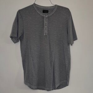 Goodlife Men's Heathered Gray Short Sleeve Tee